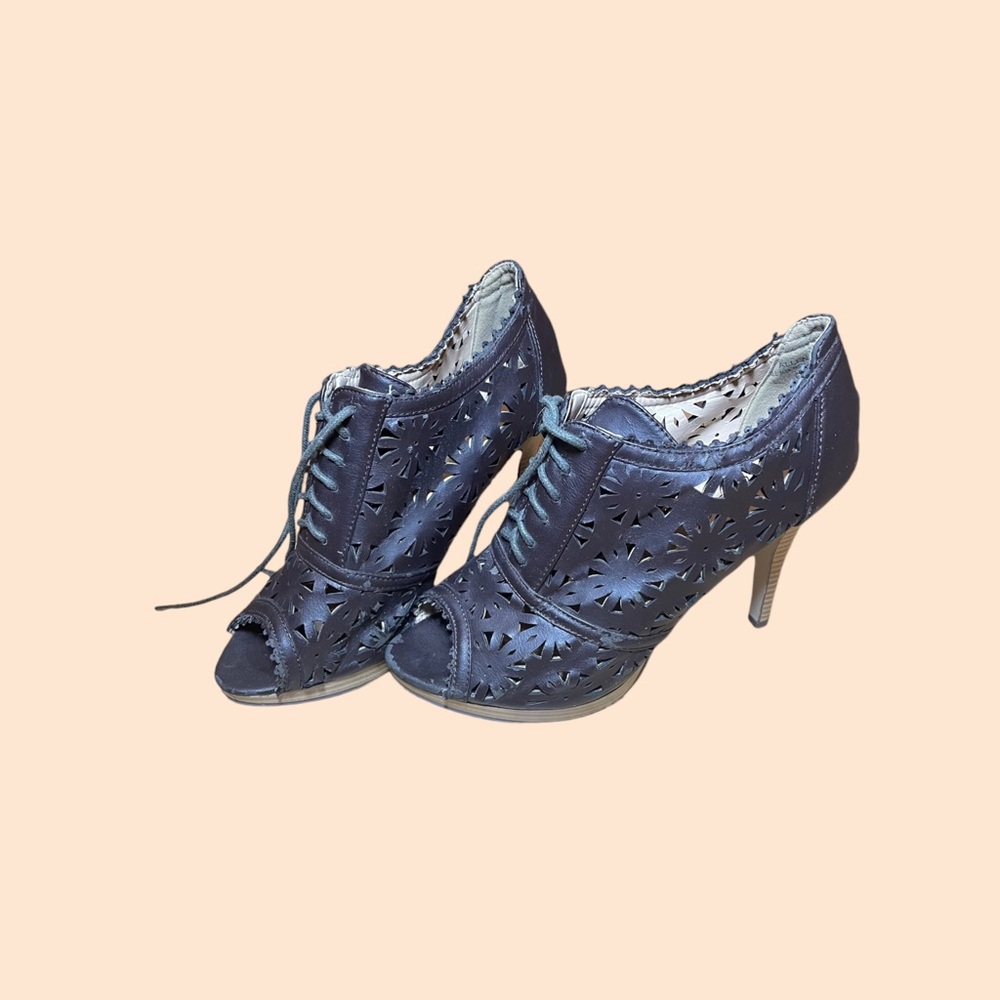 Modesta Brown Heels With Cut Out Design Lace Up Size 8